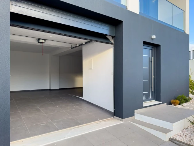 Moradia T4 para Venda em Carvoeira Foto 32