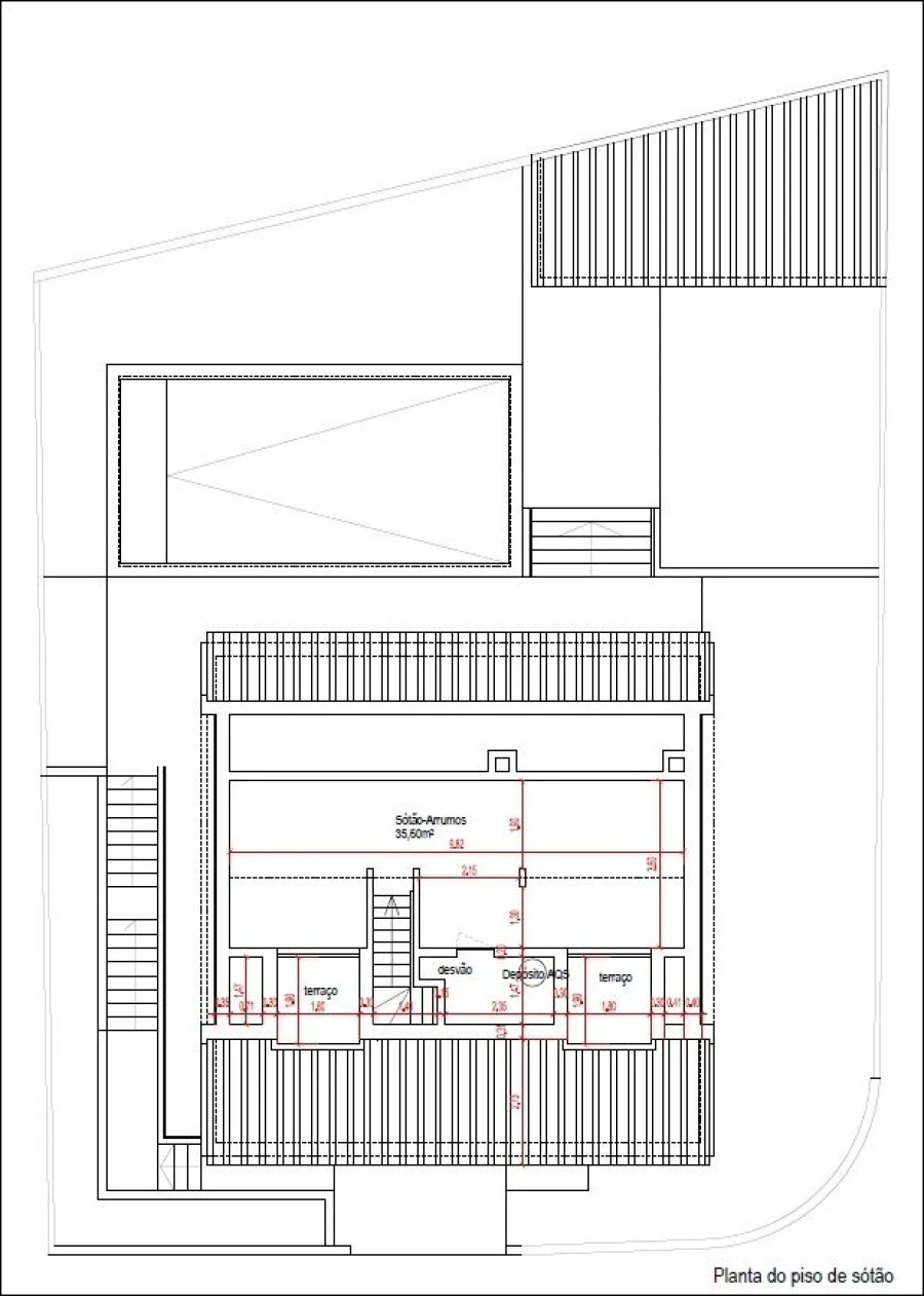 Moradia T4 para Venda em Carvoeira Foto 37
