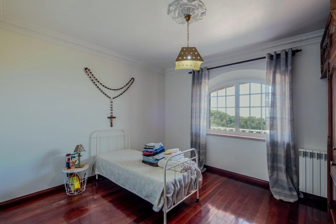 Moradia T4 para Venda em Encarnação Foto 21