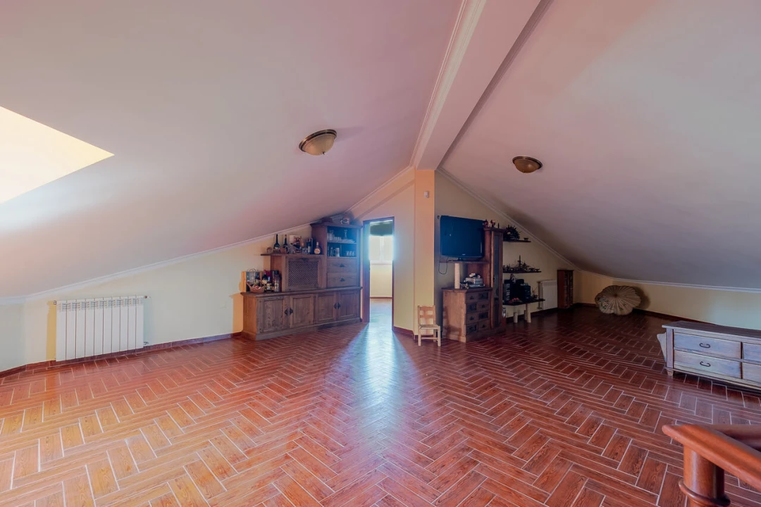 Moradia T4 para Venda em Encarnação Foto 37