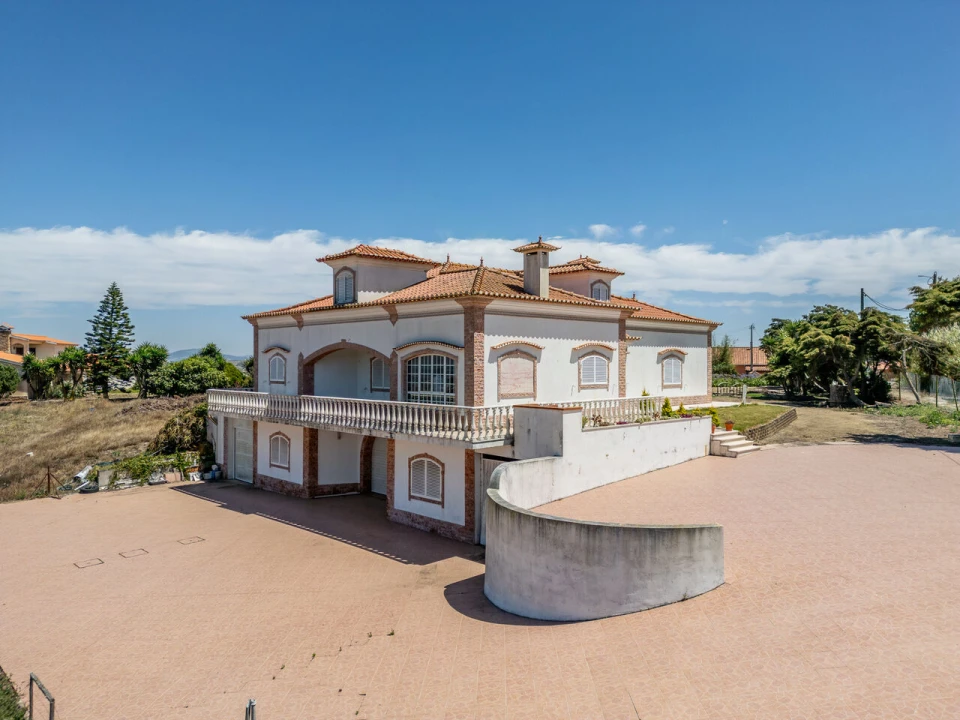 Moradia T4 para Venda em Encarnação Foto 1