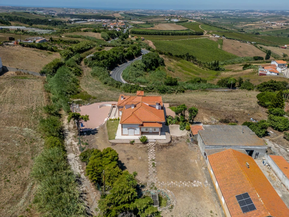 Moradia T4 para Venda em Encarnação Foto 49