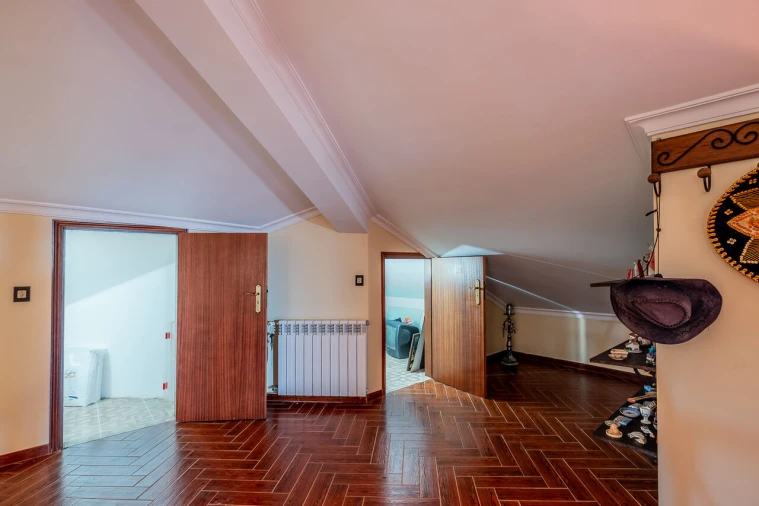 Moradia T4 para Venda em Encarnação Foto 31