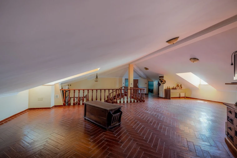 Moradia T4 para Venda em Encarnação Foto 35