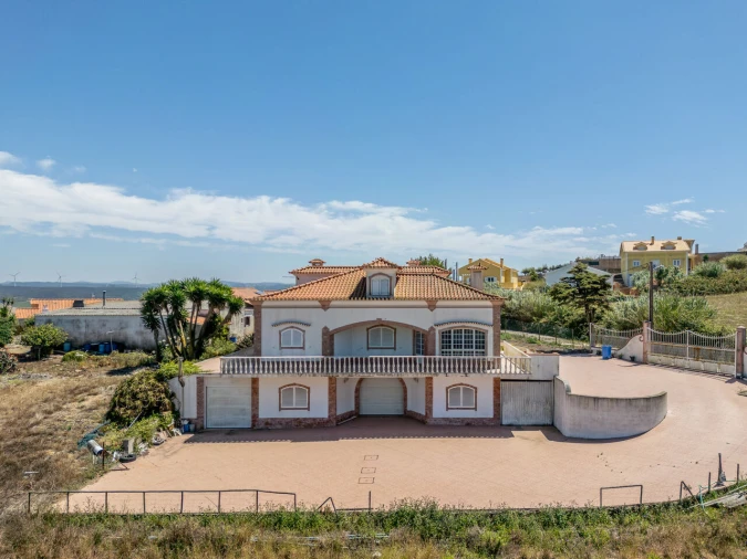 Moradia T4 para Venda em Encarnação Foto 48