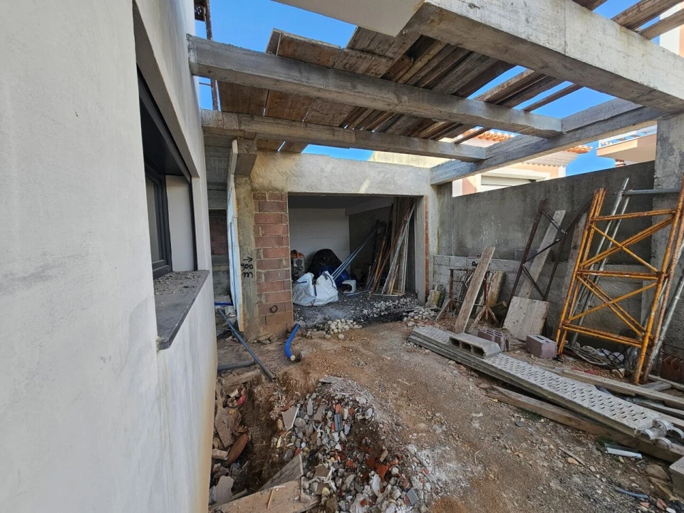 Moradia T3 para Venda em Encarnação Foto 14