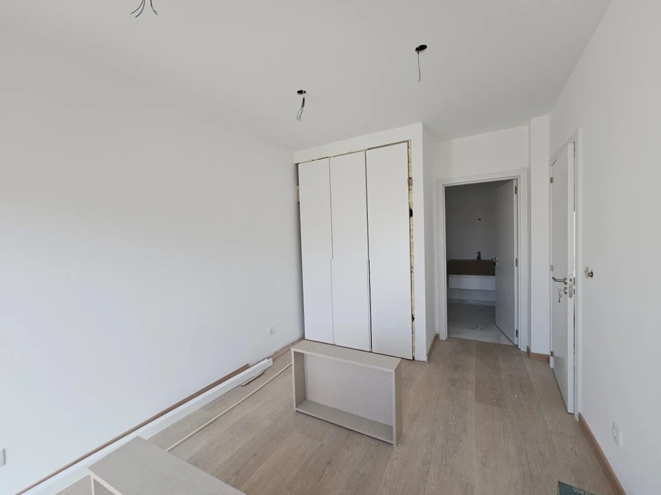 Moradia T3 para Venda em Encarnação Foto 8