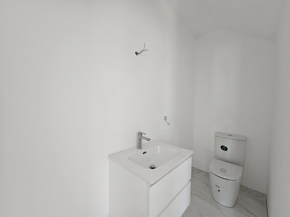 Moradia T3 para Venda em Encarnação Foto 11