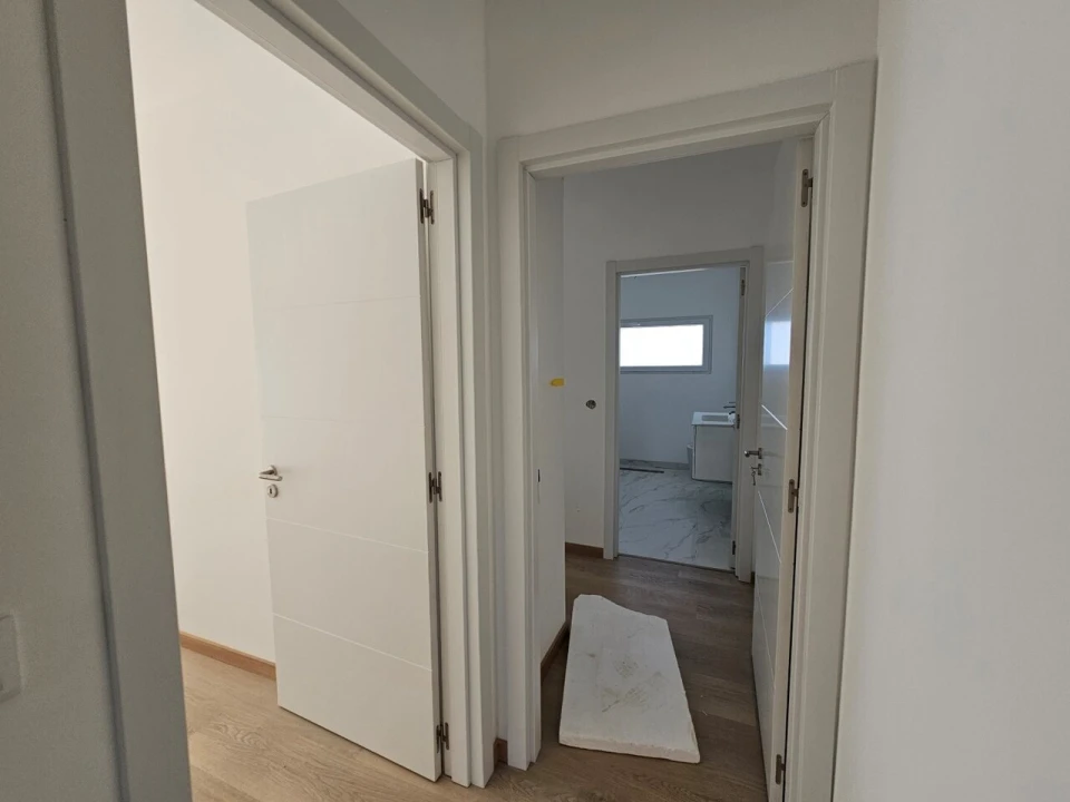 Moradia T3 para Venda em Encarnação Foto 12