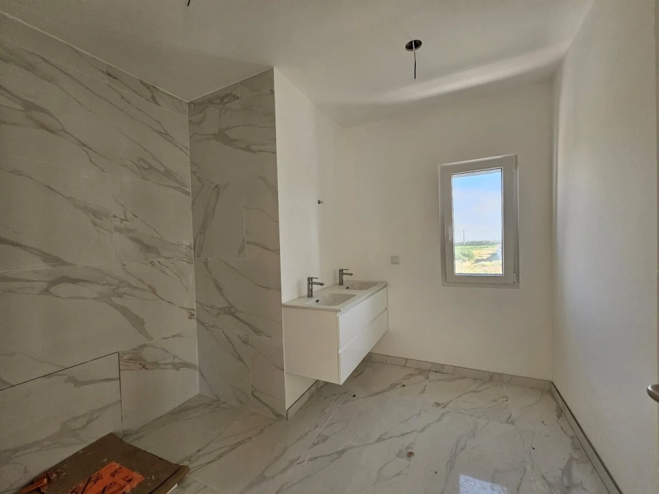 Moradia T3 para Venda em Encarnação Foto 14