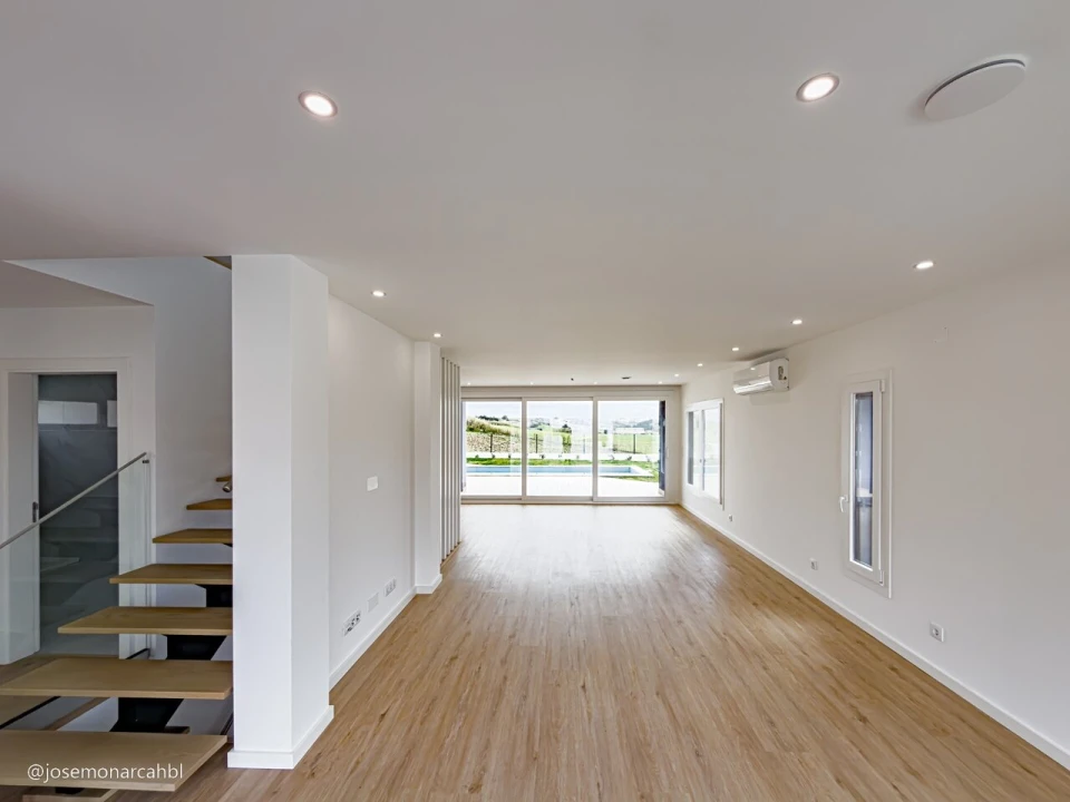 Moradia T4 para Venda em São Pedro da Cadeira Foto 6