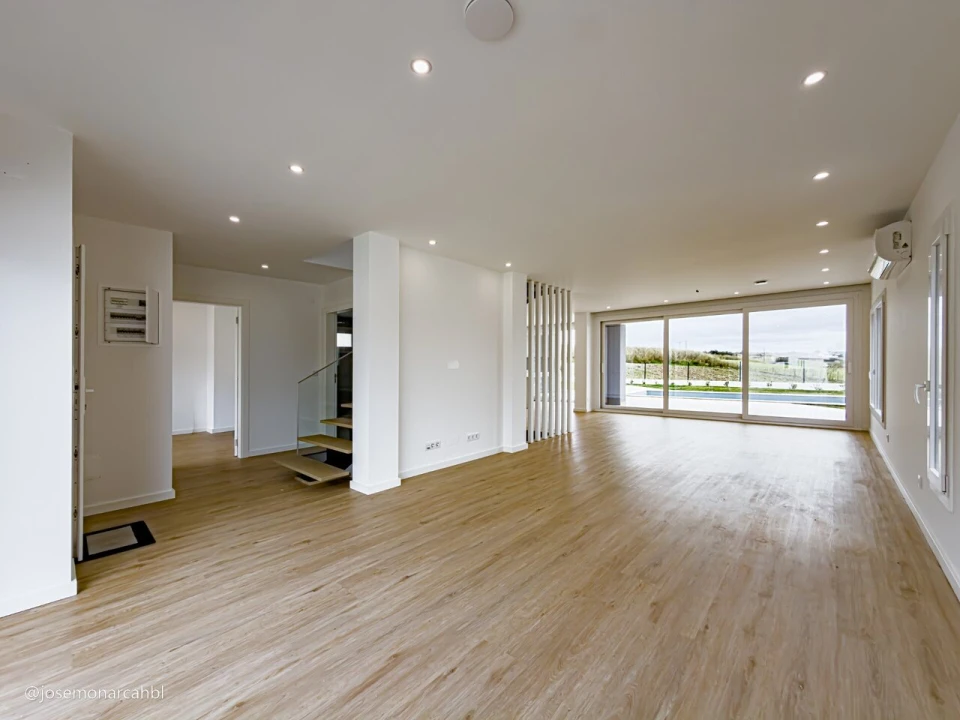 Moradia T4 para Venda em São Pedro da Cadeira Foto 12