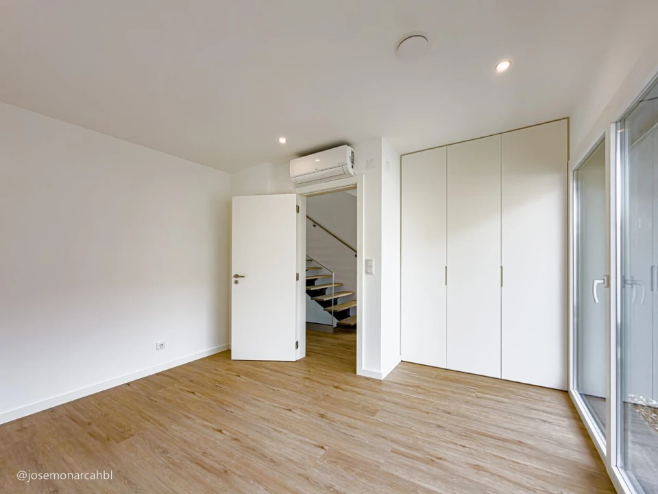 Moradia T4 para Venda em São Pedro da Cadeira Foto 15