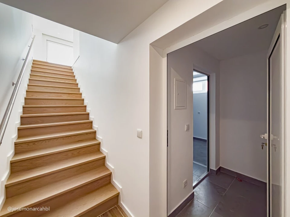 Moradia T4 para Venda em São Pedro da Cadeira Foto 27