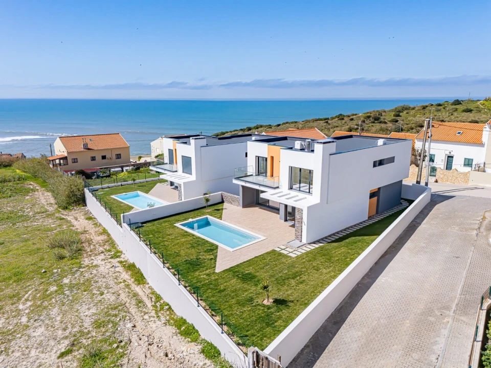 Moradia T4 para Venda em São Pedro da Cadeira Foto 1