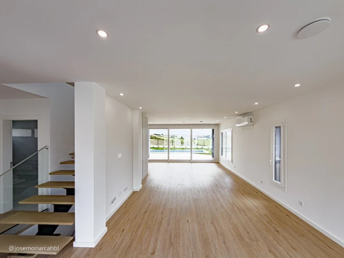 Moradia T4 para Venda em São Pedro da Cadeira Foto 6