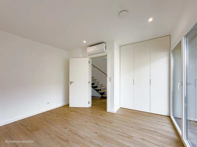 Moradia T4 para Venda em São Pedro da Cadeira Foto 15