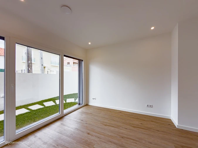 Moradia T4 para Venda em São Pedro da Cadeira Foto 16