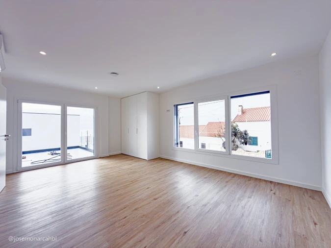 Moradia T4 para Venda em São Pedro da Cadeira Foto 18