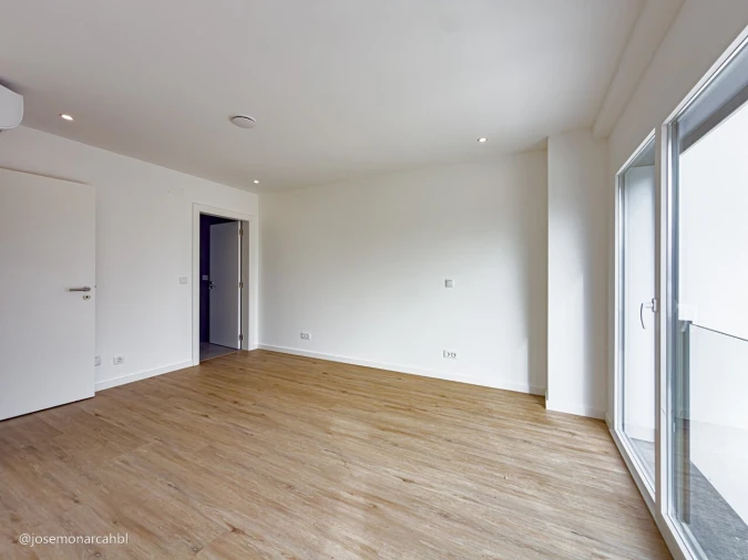 Moradia T4 para Venda em São Pedro da Cadeira Foto 21