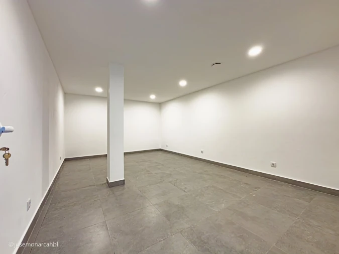 Moradia T4 para Venda em São Pedro da Cadeira Foto 29