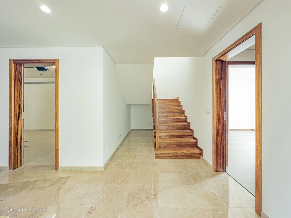 Moradia T4 para Venda em São João das Lampas e Terrugem Foto 12