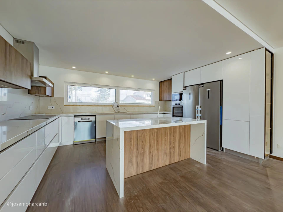 Moradia T4 para Venda em São João das Lampas e Terrugem Foto 9