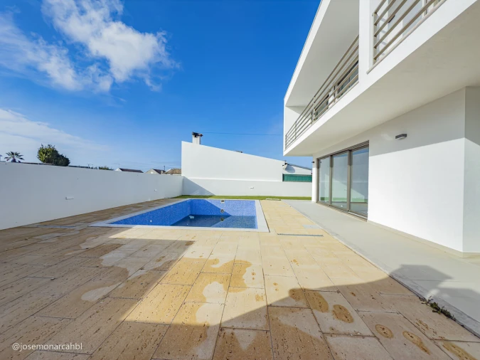 Moradia T4 para Venda em São João das Lampas e Terrugem Foto 40