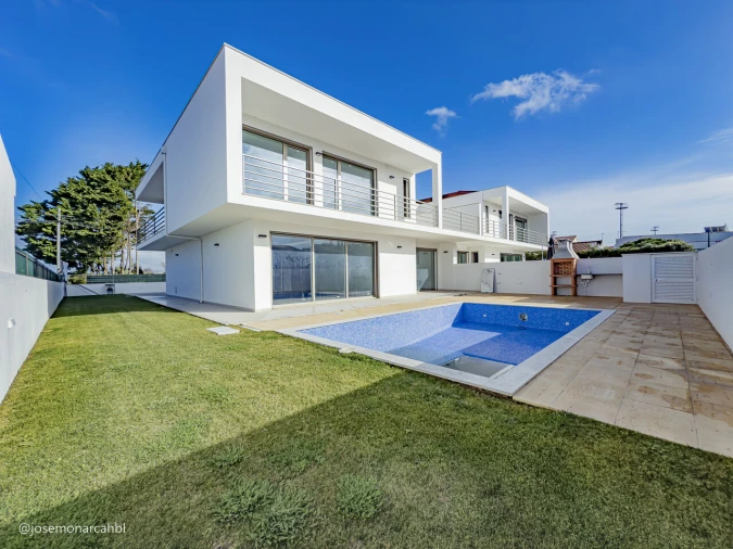 Moradia T4 para Venda em São João das Lampas e Terrugem Foto 42