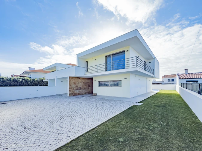 Moradia T4 para Venda em São João das Lampas e Terrugem Foto 2