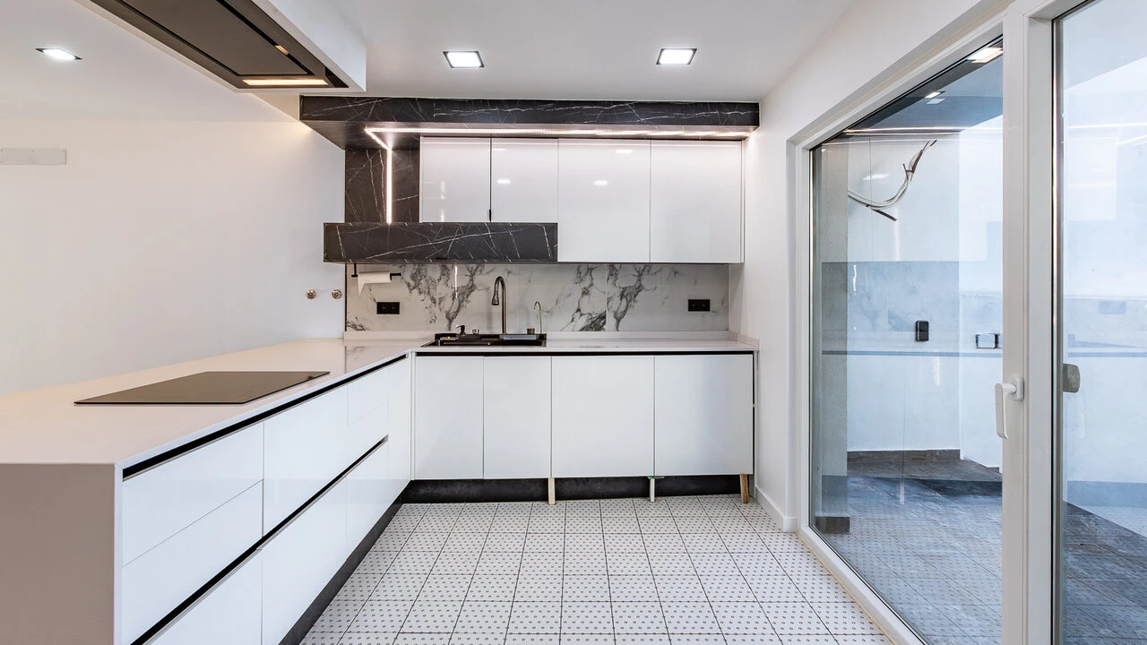 Moradia T4 para Venda em Encarnação Foto 8