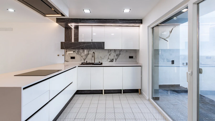 Moradia T4 para Venda em Encarnação Foto 8