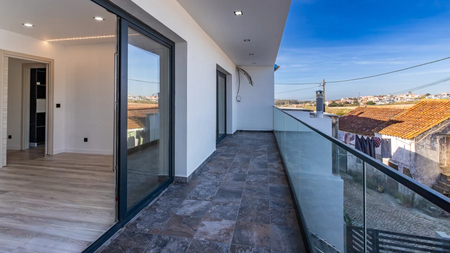 Moradia T4 para Venda em Encarnação Foto 18