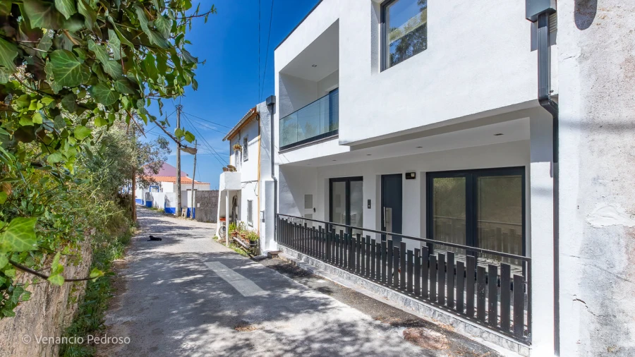 Moradia T4 para Venda em Encarnação Foto 4
