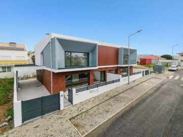 Moradia T4 para Venda em Mafra