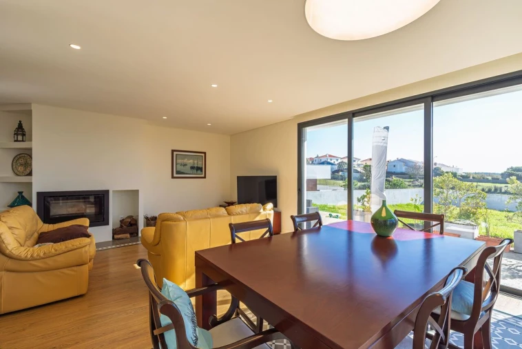 Moradia T3 para Venda em Santo Isidoro Foto 11