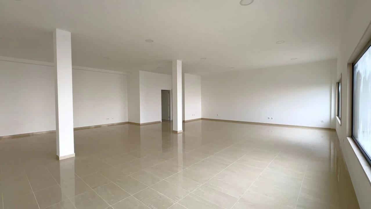 Loja para Venda em Carvoeira Foto 8