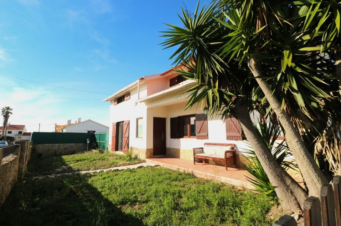 Moradia T6 para Venda em Santo Isidoro Foto 1