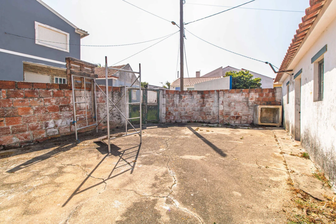 Moradia T1 para Venda em São Pedro da Cadeira Foto 16