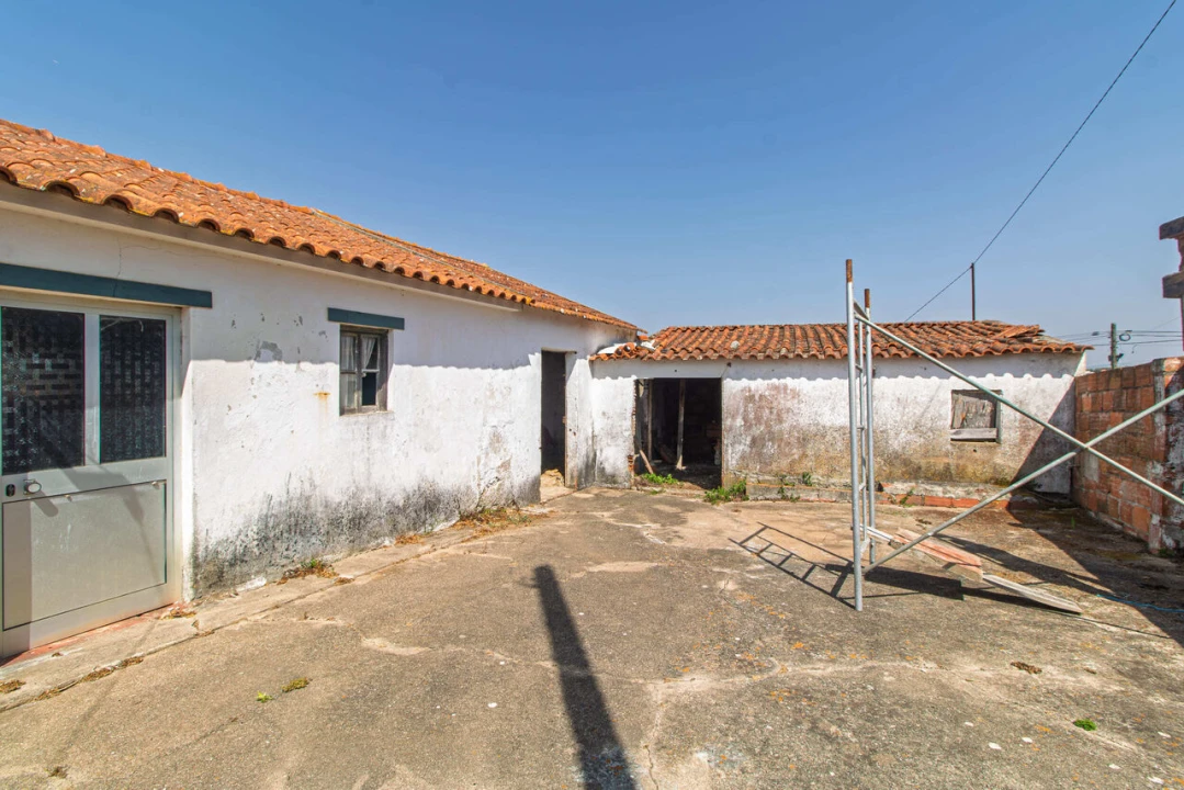 Moradia T1 para Venda em São Pedro da Cadeira Foto 18