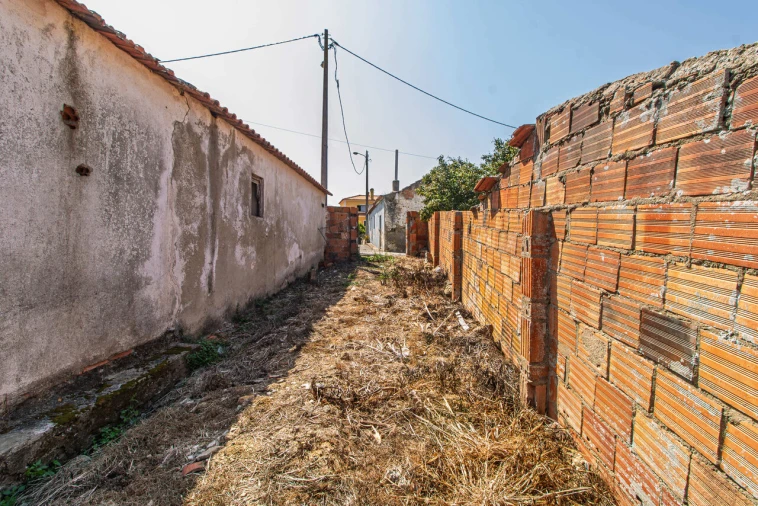 Moradia T1 para Venda em São Pedro da Cadeira Foto 4