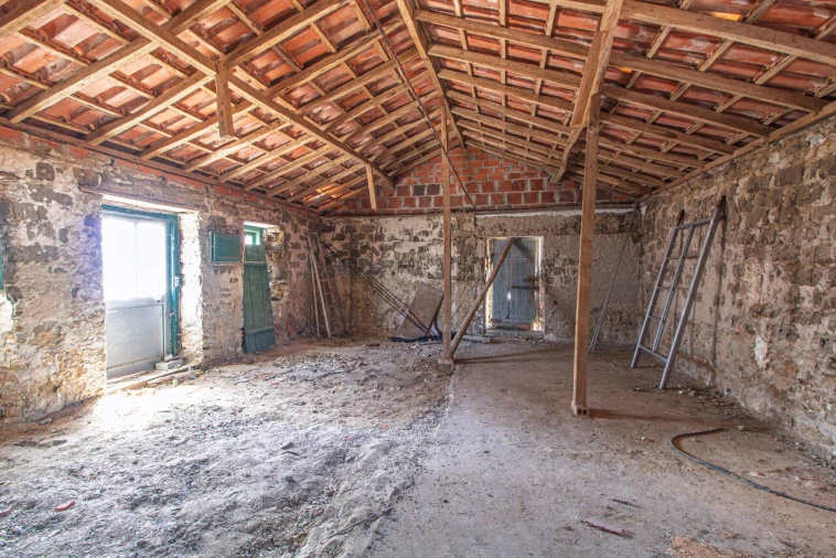 Moradia T1 para Venda em São Pedro da Cadeira Foto 11