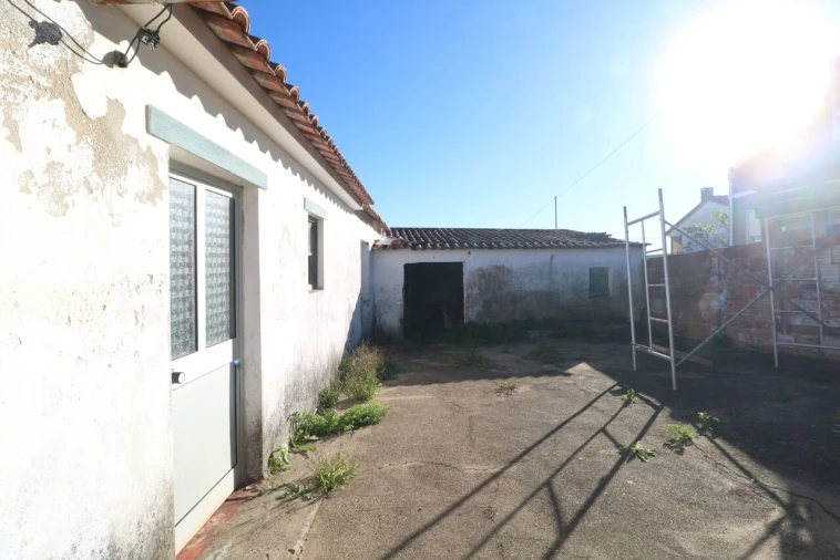 Moradia T1 para Venda em São Pedro da Cadeira Foto 17