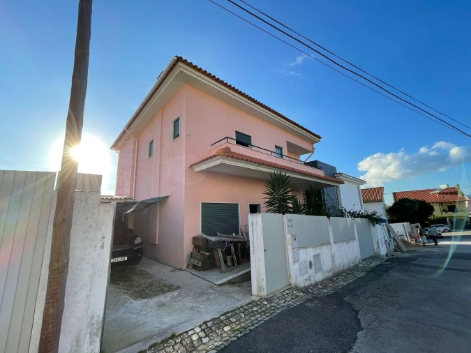 Moradia T4 para Venda em São Domingos de Rana Foto 2