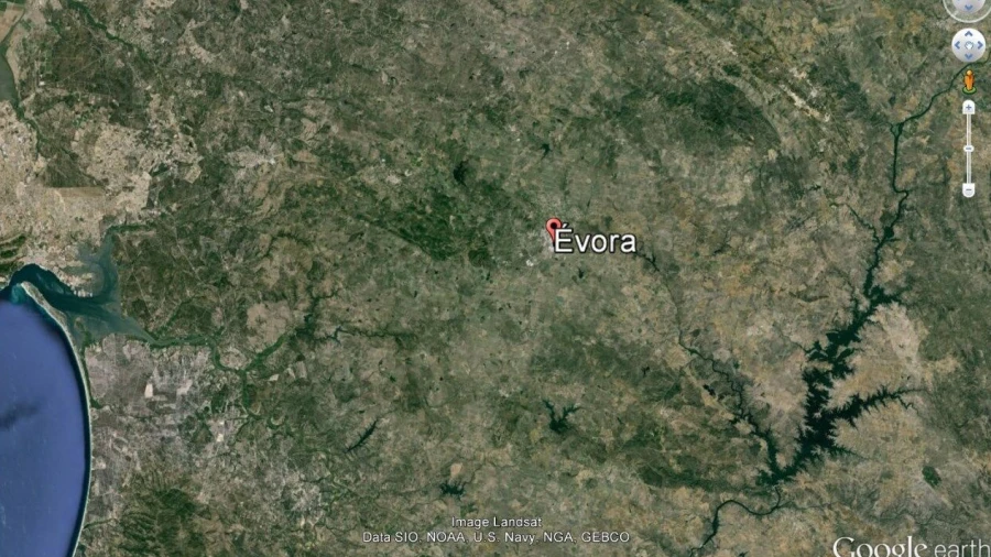 Quinta T0 para Venda em São Domingos de Ana Loura
