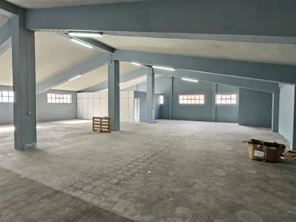 Armazém para Arrendamento em Odivelas Foto 4