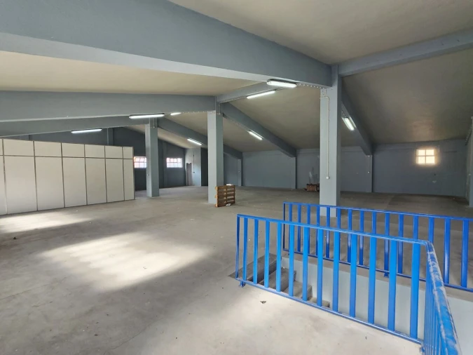 Armazém para Arrendamento em Odivelas Foto 2