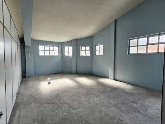 Armazém para Arrendamento em Odivelas Foto 6