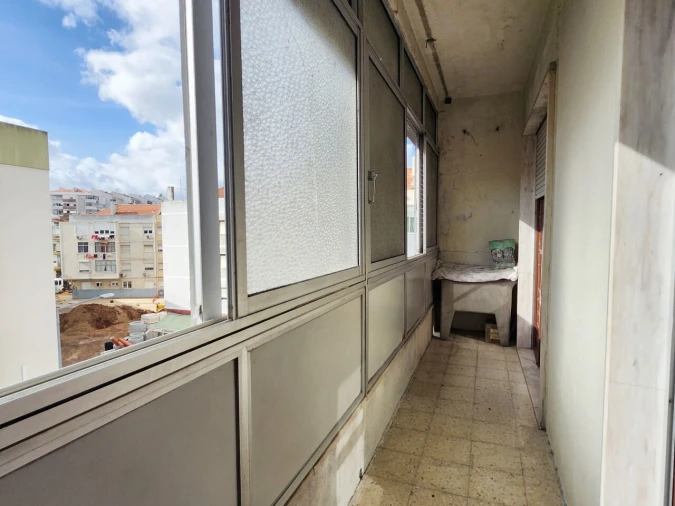 Apartamento T2 para Venda em Odivelas Foto 6