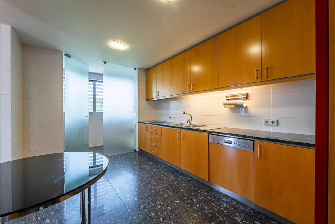 Apartamento T4 para Venda em Campanhã Foto 6